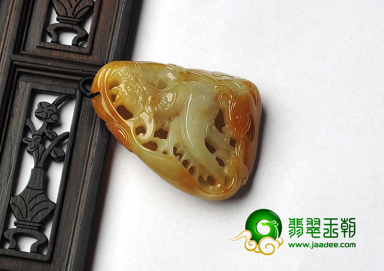 糯冰种黄翡缅甸翡翠A货龙挂件