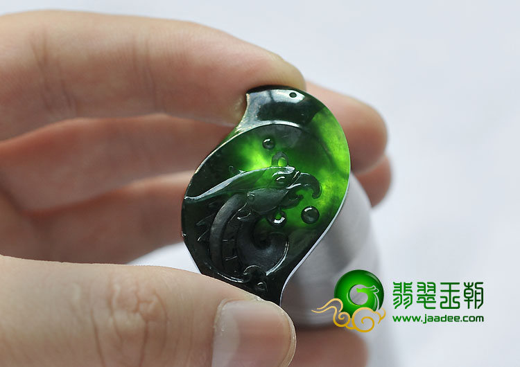 冰玻种墨翠缅甸翡翠A货仿古龙挂件