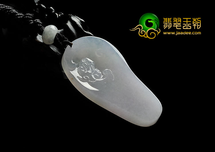 糯冰种淡春带彩缅甸翡翠A货仿古龙牌挂件