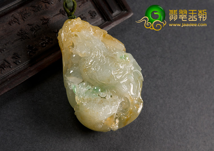 糯冰种黄加绿缅甸翡翠A货官上加冠手玩件