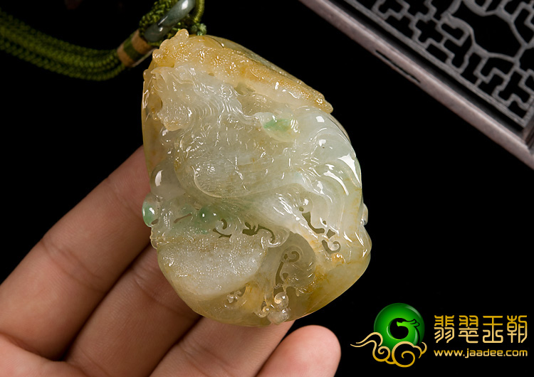 糯冰种黄加绿缅甸翡翠A货官上加冠手玩件