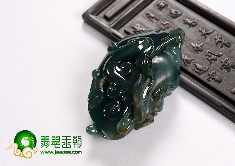 冰种油青缅甸翡翠A货降龙罗汉挂件