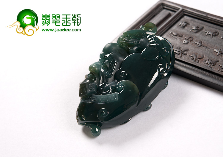 冰种油青缅甸翡翠A货降龙罗汉挂件