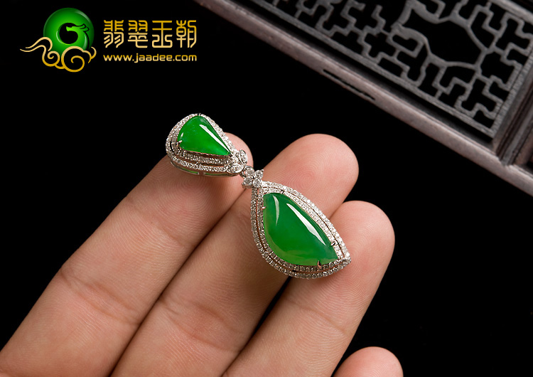 冰种阳绿缅甸翡翠A货镶白金水滴胸坠（真钻）