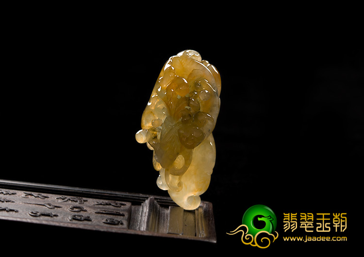 冰种褐黄翡缅甸翡翠A货灵猴献瑞挂件