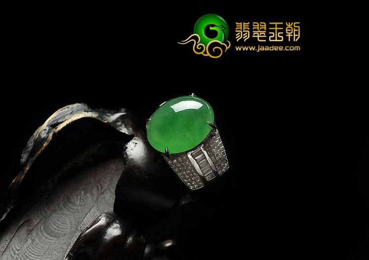 冰种阳绿缅甸翡翠A货镶白金钻石戒指（男戒）
