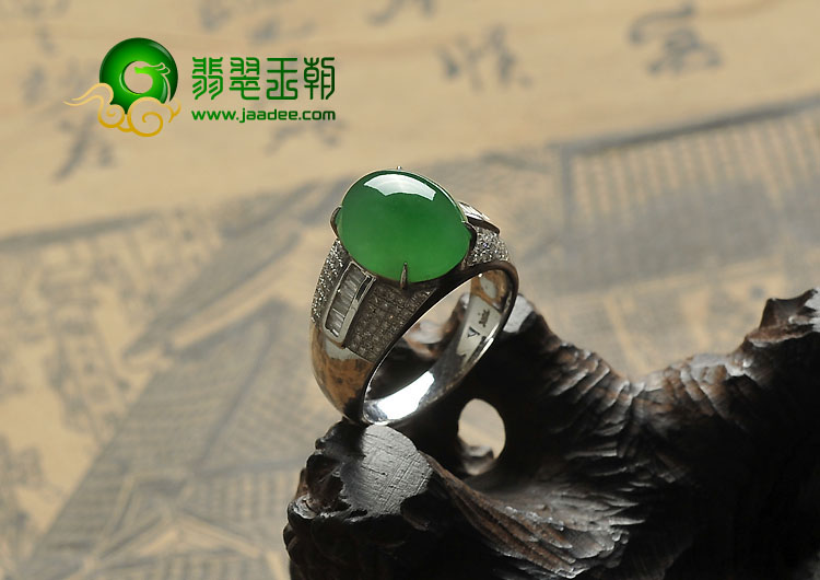 冰种阳绿缅甸翡翠A货镶白金钻石戒指（男戒）
