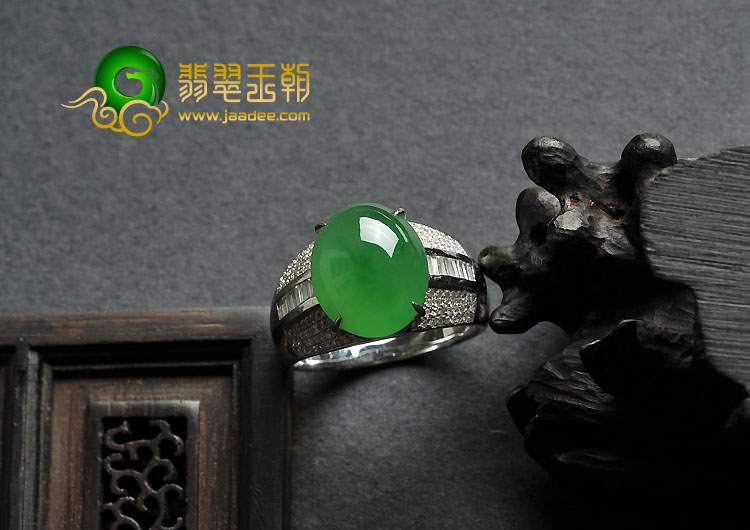 冰种阳绿缅甸翡翠A货镶白金钻石戒指（男戒）