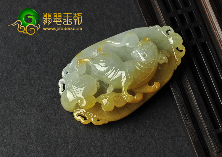 糯冰种黄翡缅甸翡翠A货生肖虎挂件