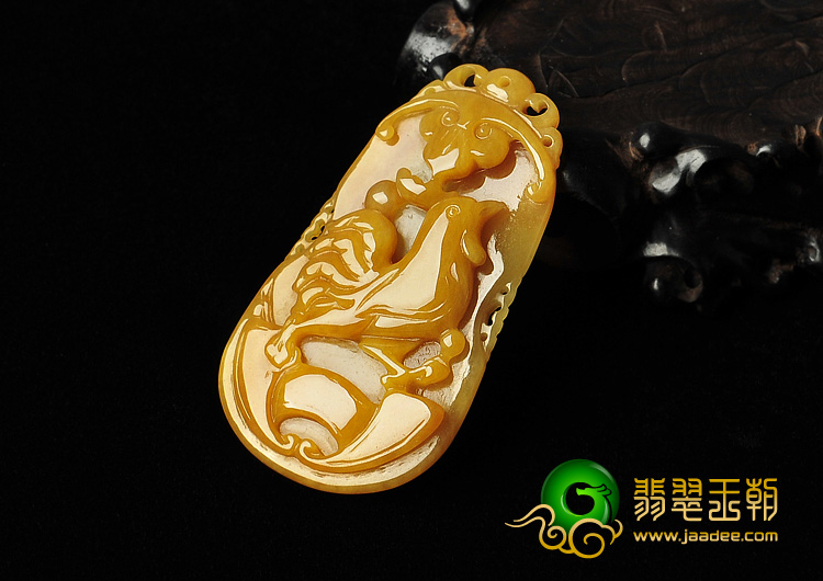糯冰种黄翡缅甸翡翠A货生肖鸡挂件