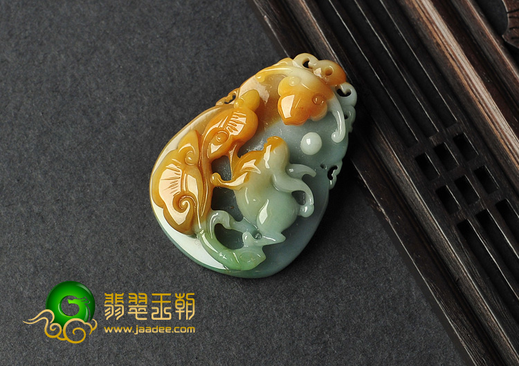 糯冰种褐黄翡缅甸翡翠A货生肖兔挂件