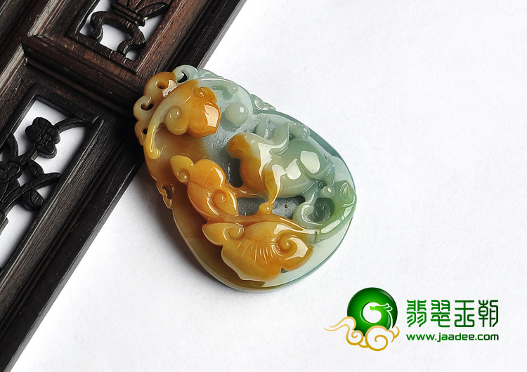 糯冰种褐黄翡缅甸翡翠A货生肖兔挂件