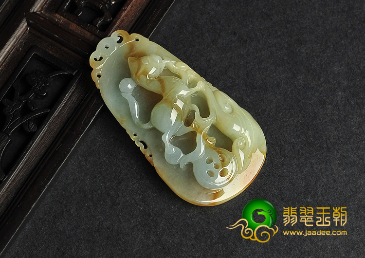 糯冰种飘黄花缅甸翡翠A货生肖狗挂件