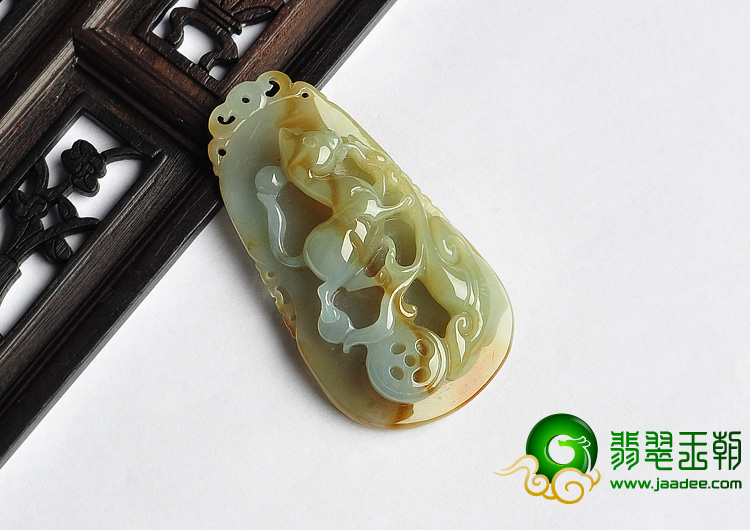 糯冰种飘黄花缅甸翡翠A货生肖狗挂件