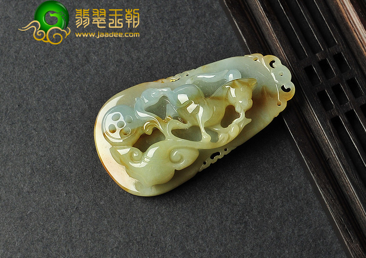 糯冰种飘黄花缅甸翡翠A货生肖狗挂件