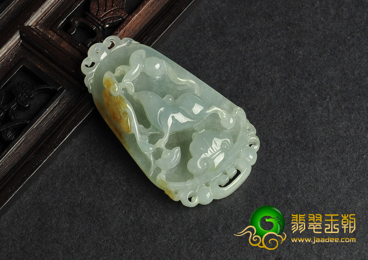 糯冰种晴水缅甸翡翠A货生肖鼠挂件