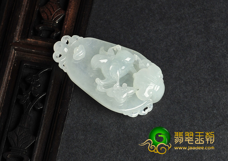 糯冰种缅甸翡翠A货生肖兔挂件