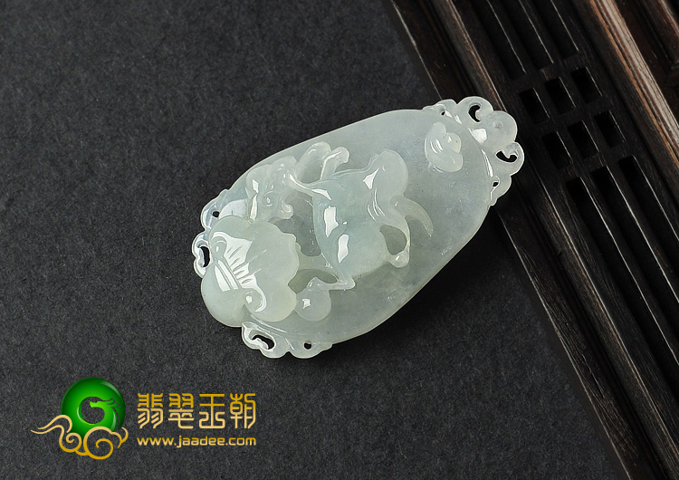 糯冰种缅甸翡翠A货生肖兔挂件