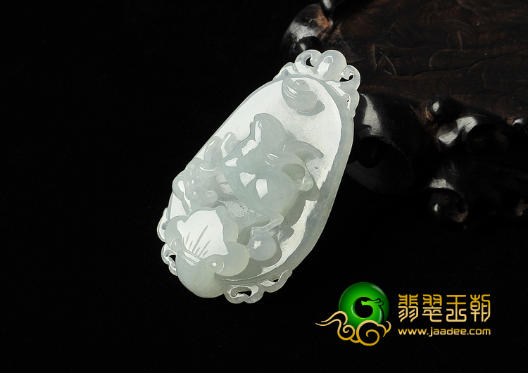 糯冰种缅甸翡翠A货生肖兔挂件