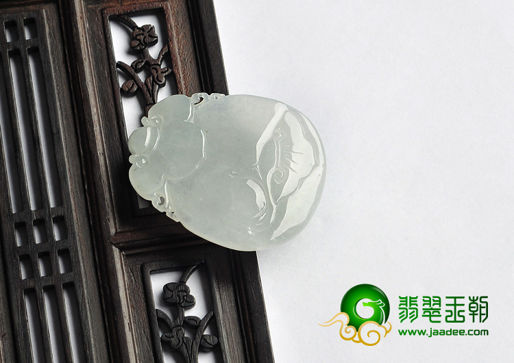 糯冰种缅甸翡翠A货生肖猪挂件