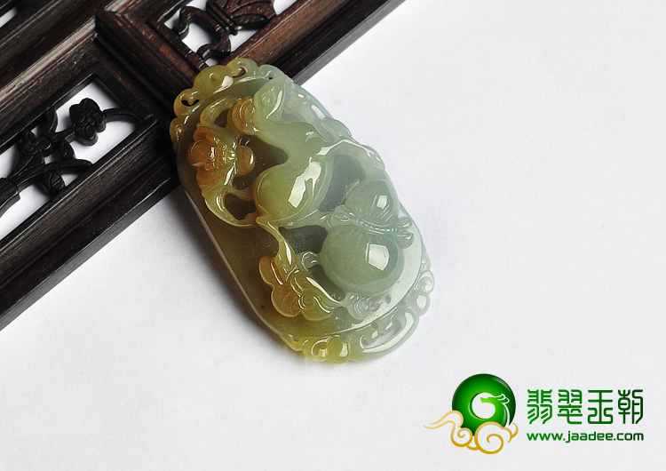 糯冰种褐黄翡缅甸翡翠A货生肖羊挂件