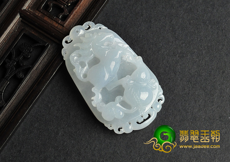 糯冰种缅甸翡翠A货生肖马挂件