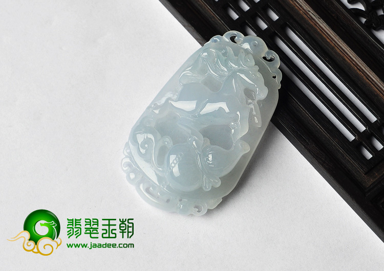 糯冰种缅甸翡翠A货生肖马挂件