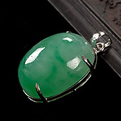 糯冰种淡绿缅甸翡翠A货镶白金胸坠（真钻）