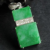 冰种阳绿满绿缅甸翡翠A货镶白金方牌胸坠（真钻）
