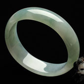 糯冰种略飘花缅甸翡翠A货贵妃镯（54.4-49.3mm）