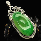 糯冰种黄加绿缅甸翡翠A货镶白金福在眼前胸坠（真钻）