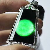 冰种墨翠缅甸翡翠A货镶白金方牌胸坠（真钻）