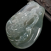 冰种晴水缅甸翡翠A货龙牌挂件