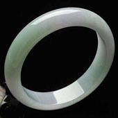 糯冰种淡春带彩缅甸翡翠A货手镯（57.6mm）