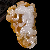 糯冰种黄翡缅甸翡翠A货一夜成龙挂件