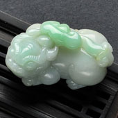糯冰种三彩缅甸翡翠A货貔貅挂件
