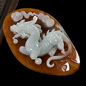 糯冰种褐红翡缅甸翡翠A货飞龙在天挂件