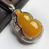 糯冰种黄翡缅甸翡翠A货镶金葫芦胸坠（真钻）