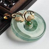 冰种飘花缅甸翡翠A货镶金平安扣胸坠（真钻）
