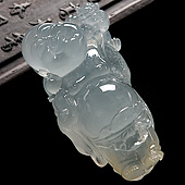 冰种晴水略带淡黄翡缅甸翡翠A货逍遥佛挂件