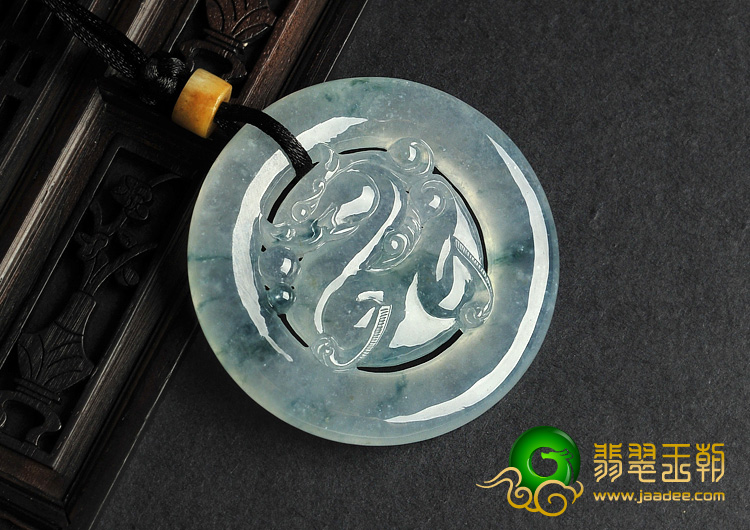 冰种飘花缅甸翡翠A货仿古龙挂件
