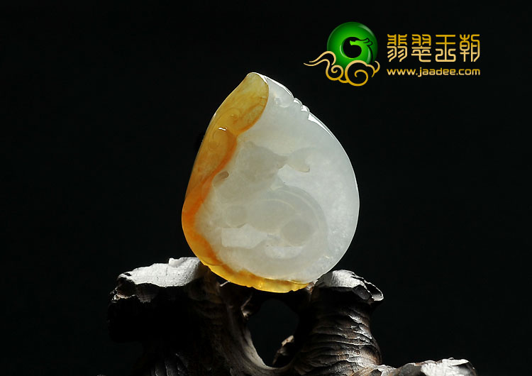 冰种黄翡缅甸翡翠A货猛虎下山挂件