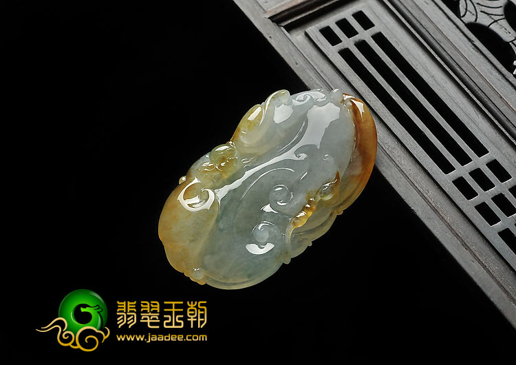 冰种黄翡略飘花缅甸翡翠A货灵猴献瑞挂件