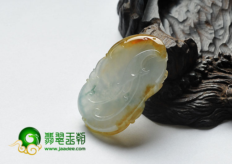 冰种黄翡略飘花缅甸翡翠A货灵猴献瑞挂件