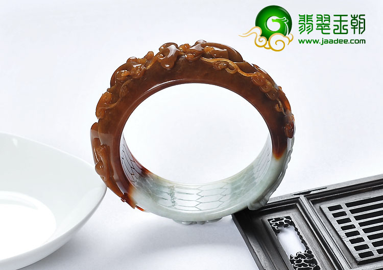 细糯种红翡缅甸翡翠A货仿古龙雕花手镯（57.7mm）