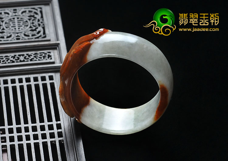 细糯种红翡缅甸翡翠A货仿古龙雕花贵妃镯（58.2-52.8mm）