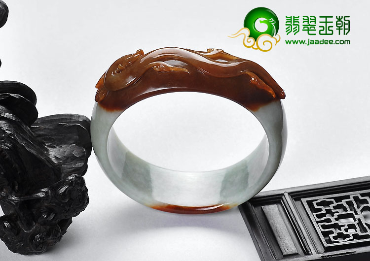细糯种红翡缅甸翡翠A货仿古龙雕花贵妃镯（58.2-52.8mm）