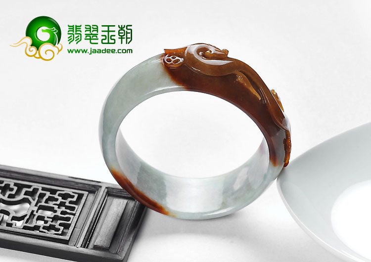 细糯种红翡缅甸翡翠A货仿古龙雕花贵妃镯（58.2-52.8mm）