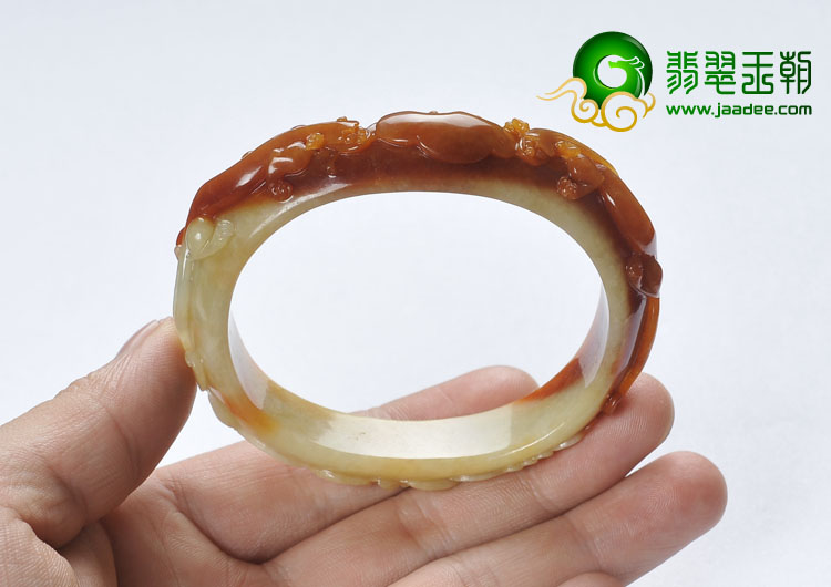 细糯种红翡缅甸翡翠A货仿古龙贵妃镯（57.6-49.2mm）