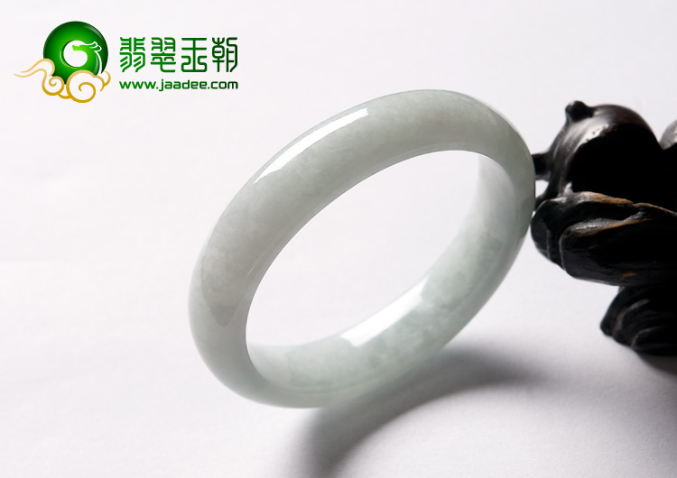 糯冰种晴水缅甸翡翠A货贵妃圈手镯（52-45.6mm）